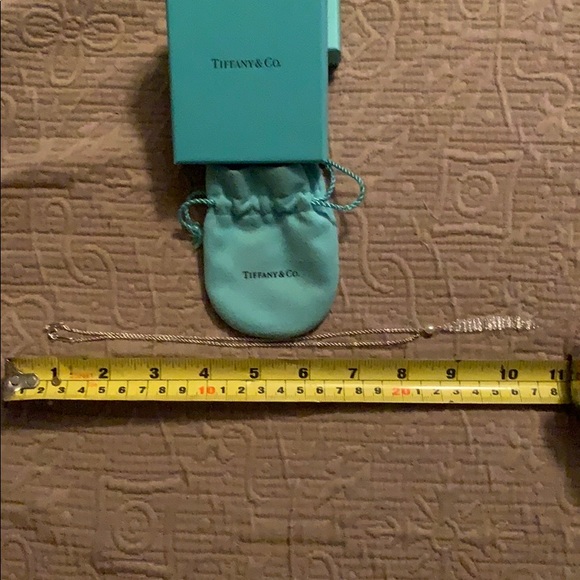 Item # C19 - AUTHENTIC TIFFANY AND CO MESH PEARL NECKLACE - Picture 4 of 5